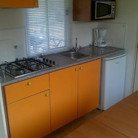 Easyatent Mobile Bijela Uvala Holiday park 4*