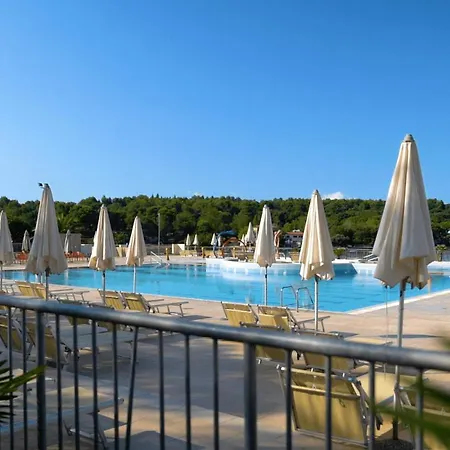 Easyatent Mobile Bijela Uvala Holiday park